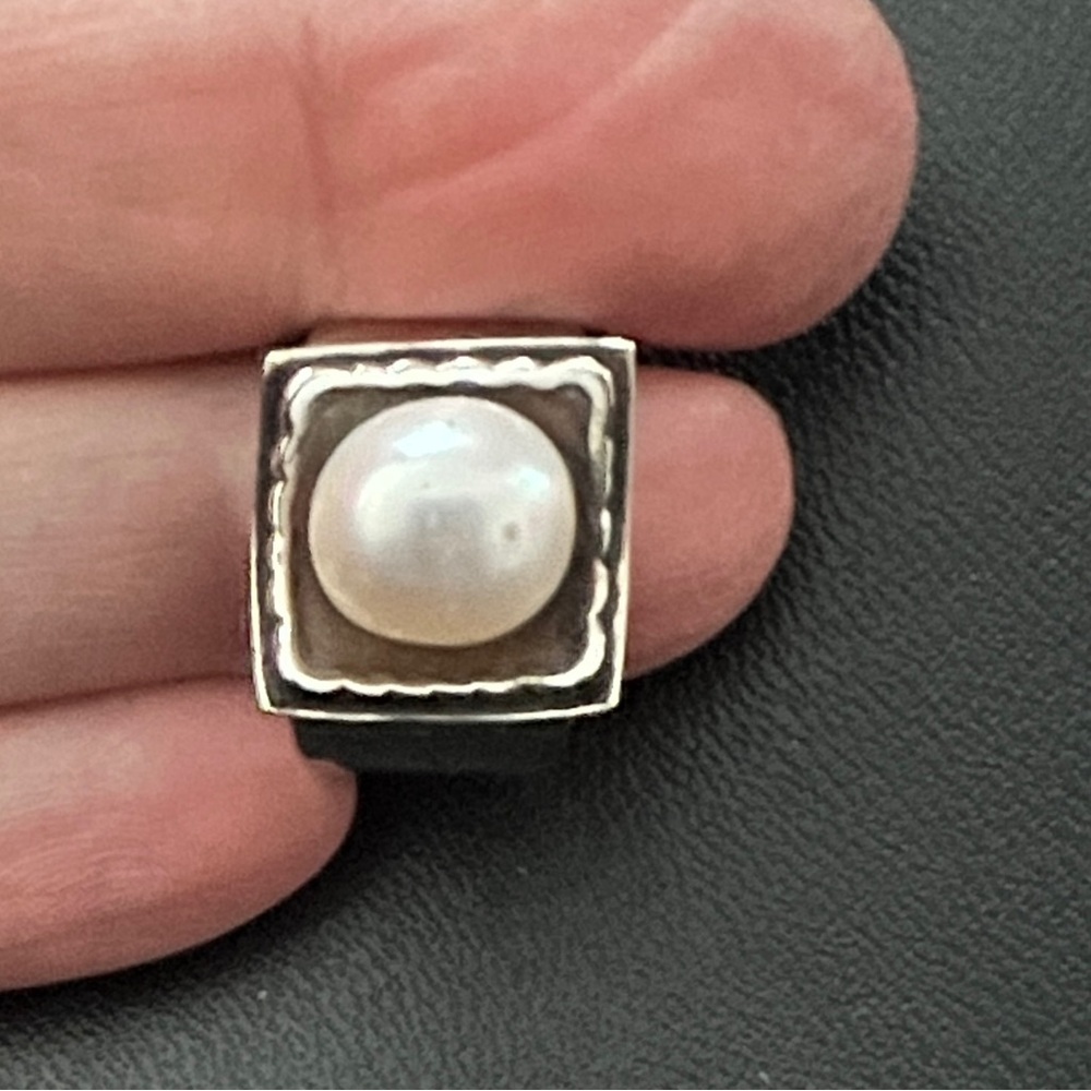 Silpada Silver .925 Ring with White Pearl
